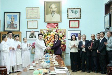 TP Hà Nội: Chủ tịch Ủy ban MTTQ Việt Nam thành phố thăm, chúc mừng Họ đạo Cao Đài Thủ đô Hà Nội